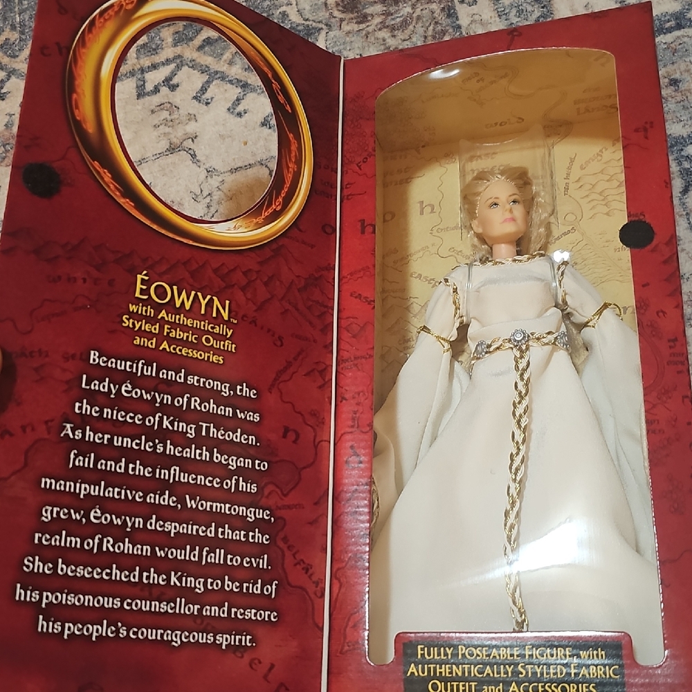 Éowyn Action Figure with Authentically Styled Fabric Outfit